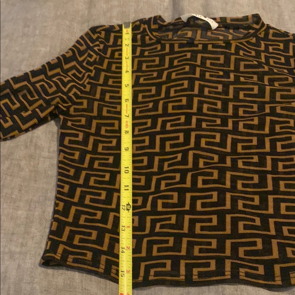 Long Sleeve Geometric Top - Black and Brown - Picture 6 of 7